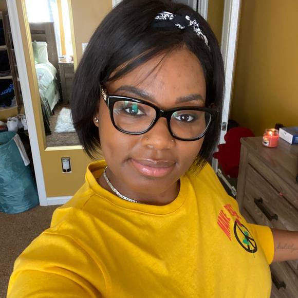 Profile Picture of Bianca Walden (@biancawalden1) on Poshmark
