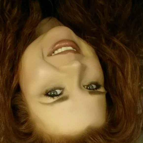 Profile Picture of Heather Mueller (@ftworthred32) on Poshmark