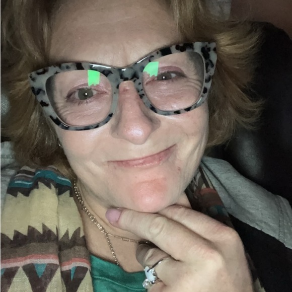 Profile Picture of Alexis Mccoart (@alexkamccoart1) on Poshmark