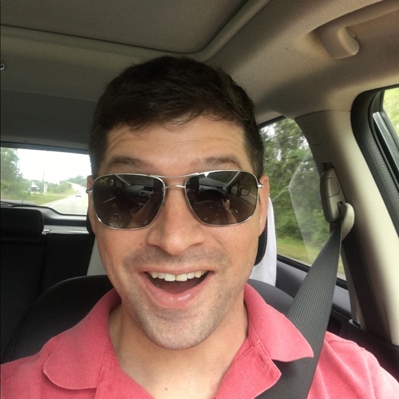 Profile Picture of Jonathon Turner (@jonathonturner) on Poshmark