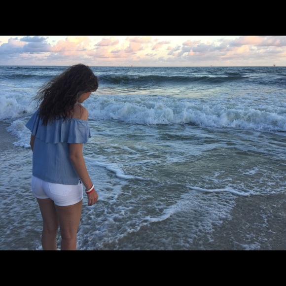 Profile Picture of Cora Smith (@cora_smith) on Poshmark