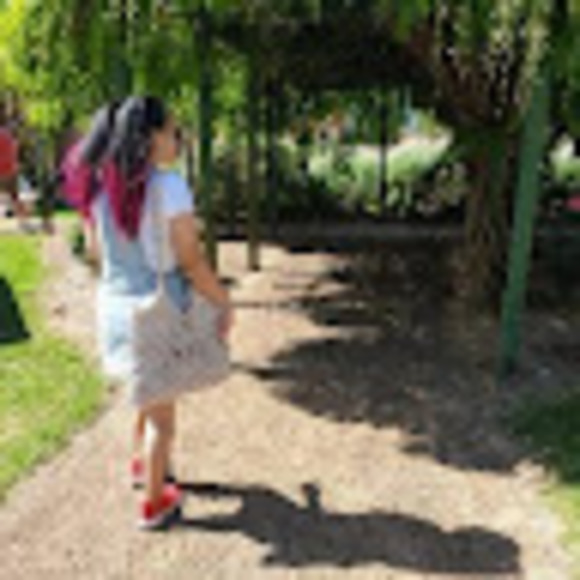 Profile Picture of Nur Shahirah (@shazzybobazzy) on Poshmark