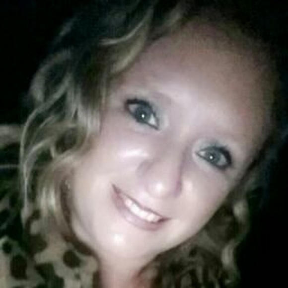 Profile Picture of Tanya Pyles (@tanyapyles02) on Poshmark