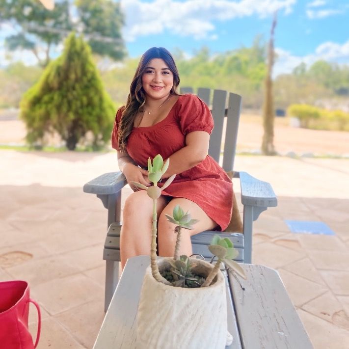 Profile Picture of Fabiola Flores (@@fabiolaflores198) on Tiktok