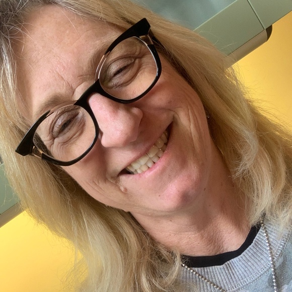 Profile Picture of Nancy Windesheim (@windesheim2020) on Poshmark