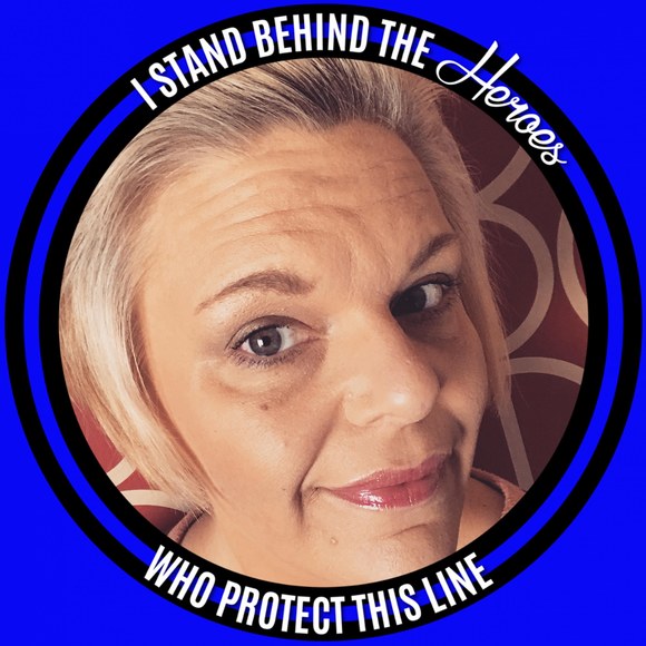 Profile Picture of Tracy Severson (@cre8tvlife) on Poshmark