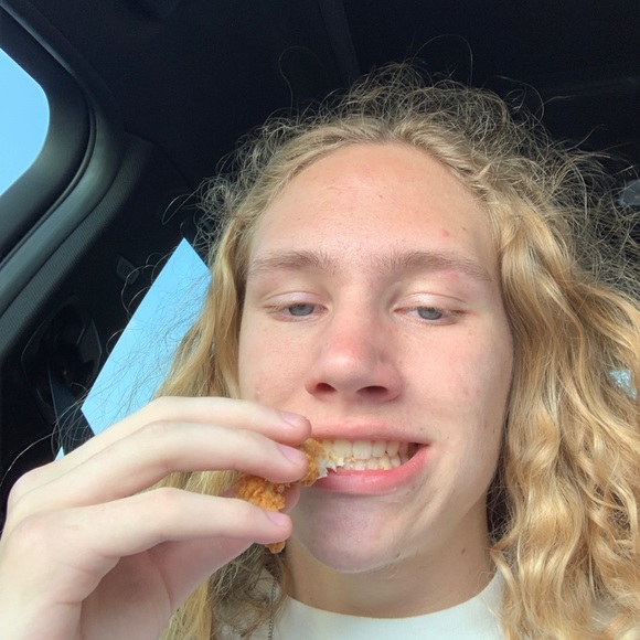 Profile Picture of Grant Farris (@grantfarris) on Poshmark