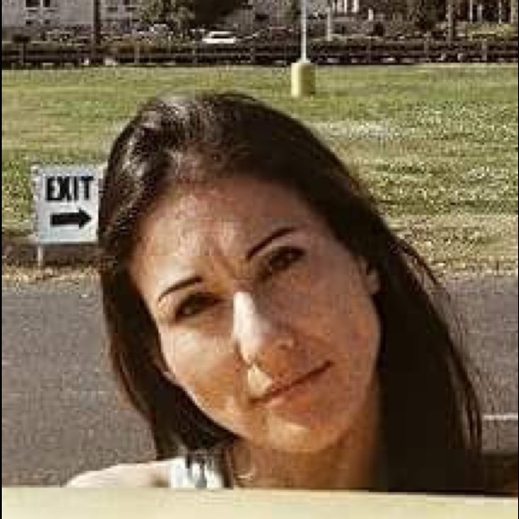 Profile Picture of Scottie Holloway (@scottieholloway) on Poshmark