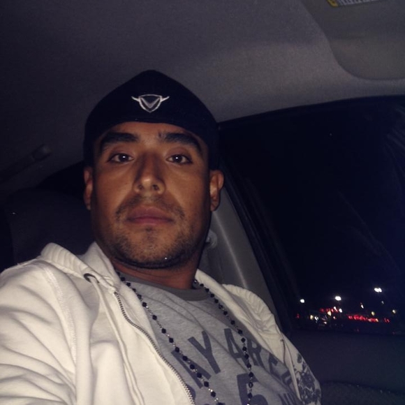 Profile Picture of Juan Barrita (@juanbarrita20) on Poshmark