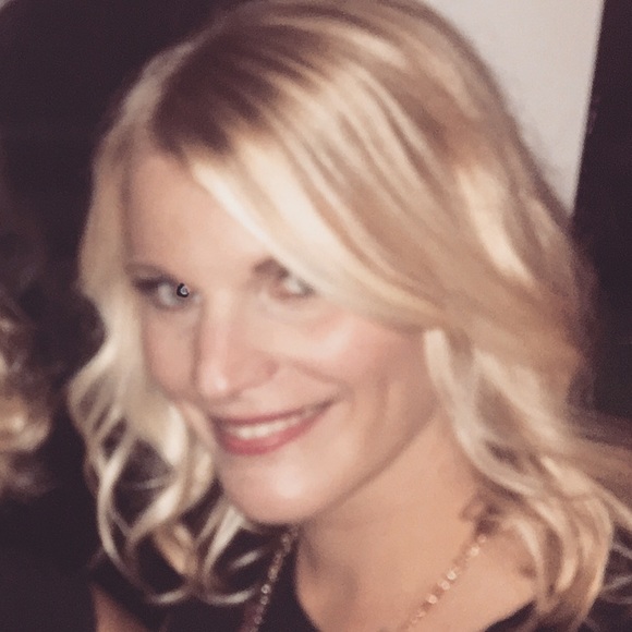 Profile Picture of Jennifer Carretta (@jen1123) on Poshmark