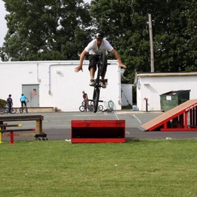 Profile Picture of Mike Mitten (@mikemittemwitit) on Twitter