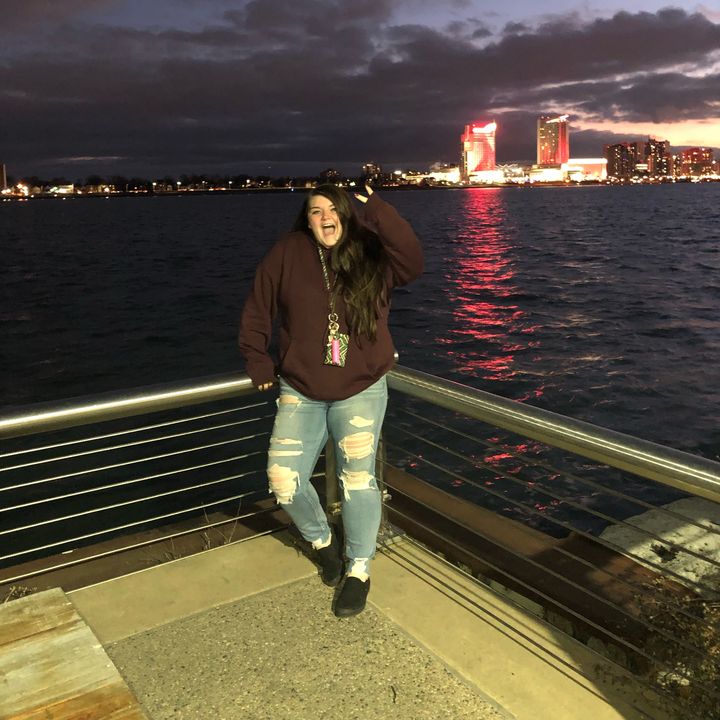 Profile Picture of Linds (@lindsey_case) on Tiktok