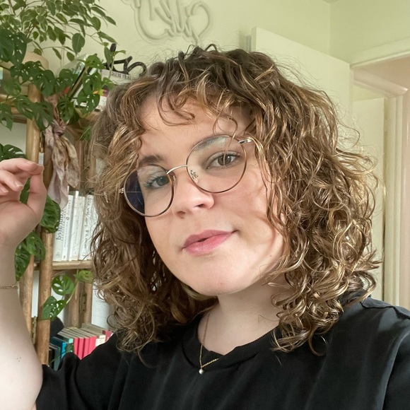 Kylee Barnard - Poshmark Profile Picture of Kylee Barnard (@kbarn93) on Poshmark