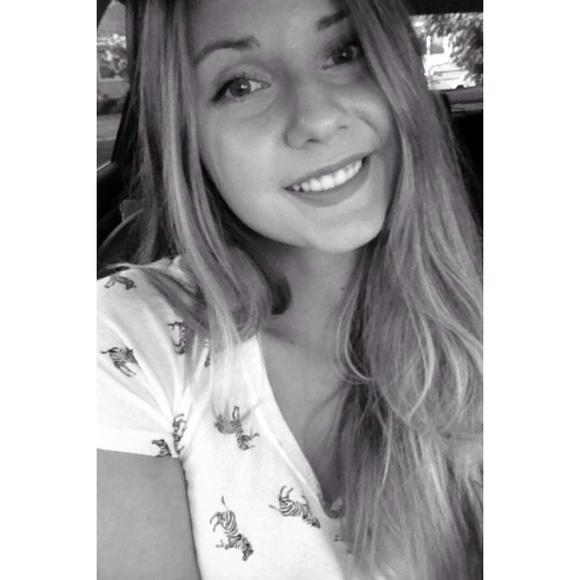 Profile Picture of Ashlyn Steigmann (@ashlynsteigmann) on Poshmark