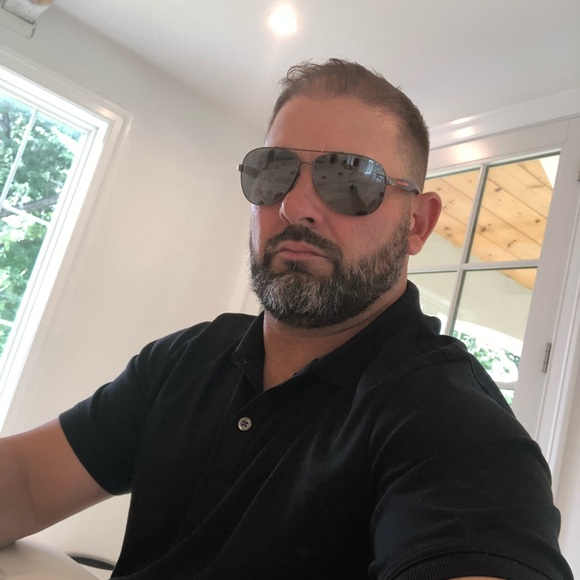 Lou Diluzio - Poshmark Profile Picture of Lou Diluzio (@diluzio31) on Poshmark