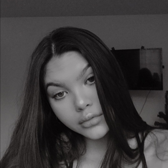 Profile Picture of Keane Anoai (@keane_) on Poshmark