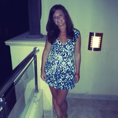 Profile Picture of Lozzy Jay (@LozziBeee) on Twitter