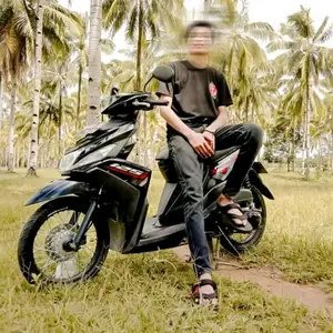 Profile Picture of sad_boy (@browke_home28) on Tiktok