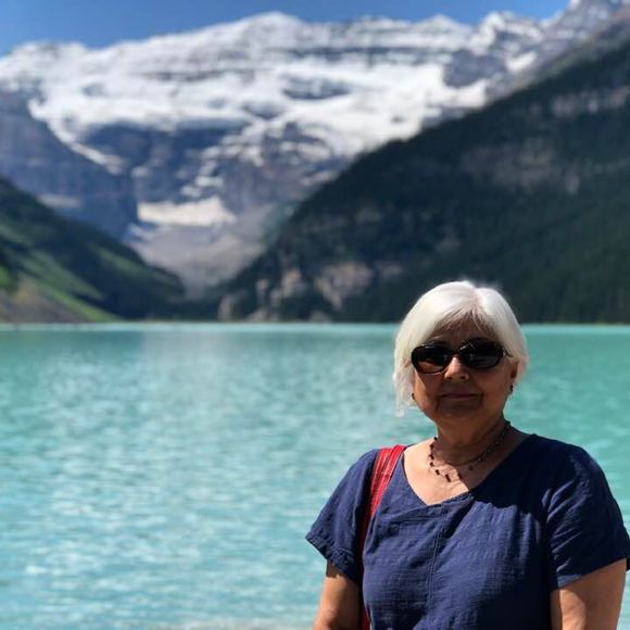 Profile Picture of Nasreen Mirza (@nasreen_mirza) on Poshmark