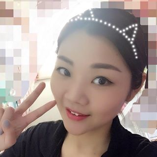 Profile Picture of 李芬 (小芬芬) (@&) on Facebook