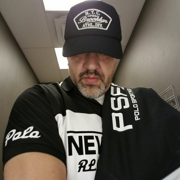 Profile Picture of Ivan Silva (@sunsetsilva) on Poshmark