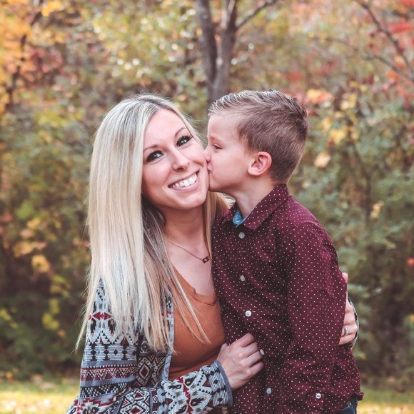 Profile Picture of Ali Lamkin (@lamki1al) on Poshmark