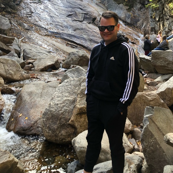 Profile Picture of Tyler Sanderson (@tsanderson16) on Poshmark