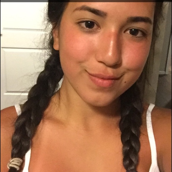 Profile Picture of Tamara Kuhlmann (@tamara_kuhlmann) on Poshmark