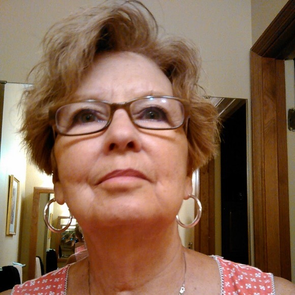 Profile Picture of Joann Allen (@joann_allen) on Poshmark