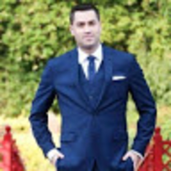 Profile Picture of Joshua Eckler (@joshuaeckler) on Poshmark