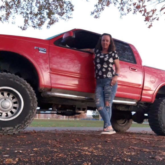 Profile Picture of Cora Grether (@coragrether) on Poshmark