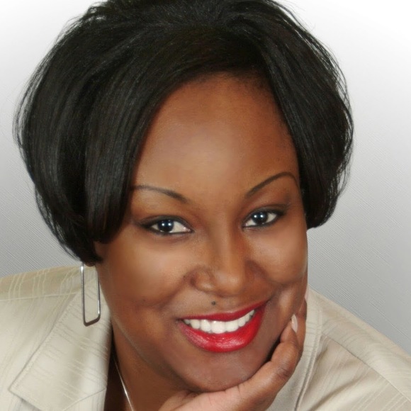 Profile Picture of Yalonda t. Fayson (@yfayson) on Poshmark