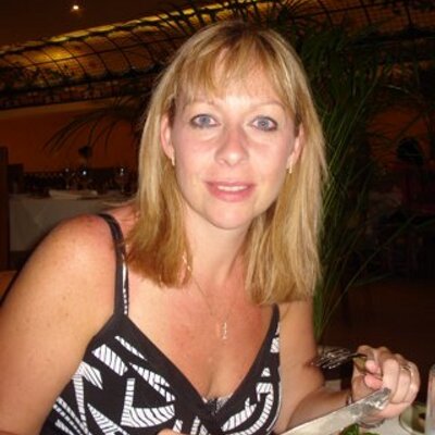 Profile Picture of Sharon Burrows (@sharonb1969) on Twitter