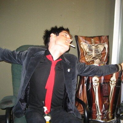 Profile Picture of Aaron Metzler (@HahaImDead) on Twitter