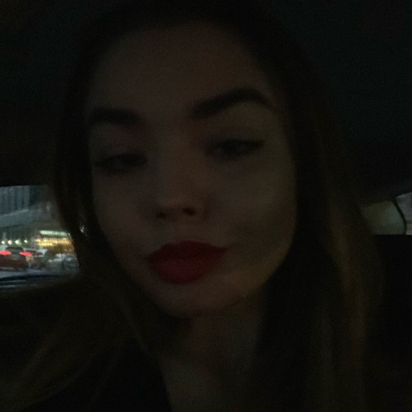 Profile Picture of Vlada Zudenko (@vzudenko) on Poshmark