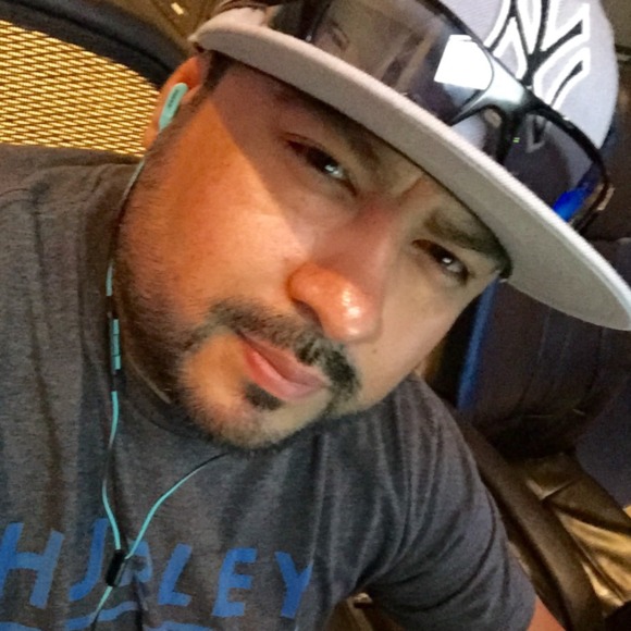 Profile Picture of Rich Calzada (@richcalza56) on Poshmark