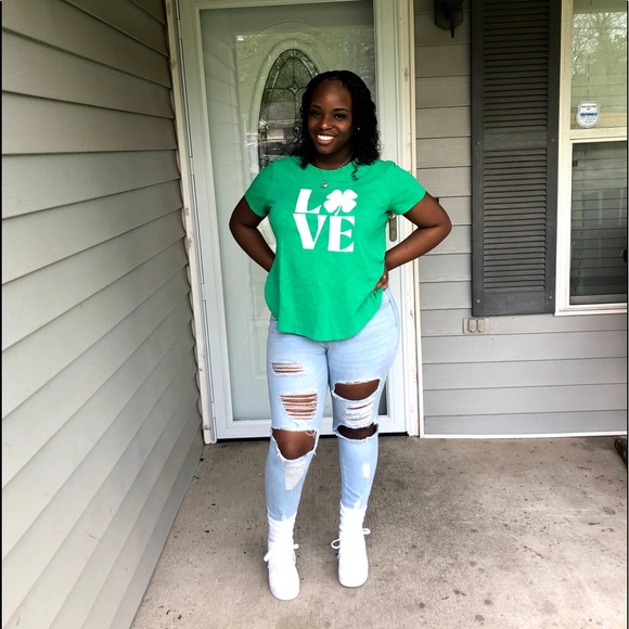 Profile Picture of Brionne Sumler (@lyiahb123) on Poshmark