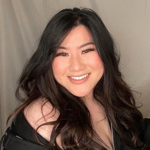 Profile Picture of Gao Xiong (@ayyyegao) on Poshmark