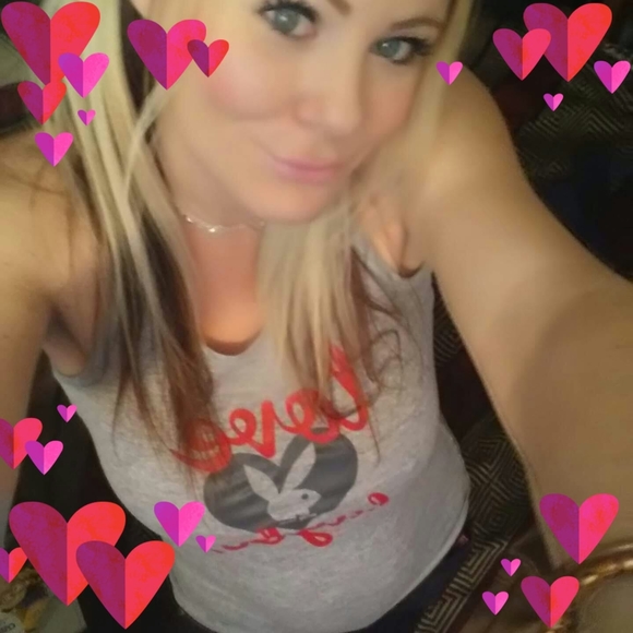 Profile Picture of Heather Kingston (@lovingangel032) on Poshmark
