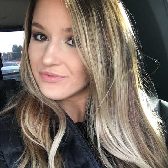 Samantha Nikodem - Poshmark Profile Picture of Samantha Nikodem (@samanthanik) on Poshmark