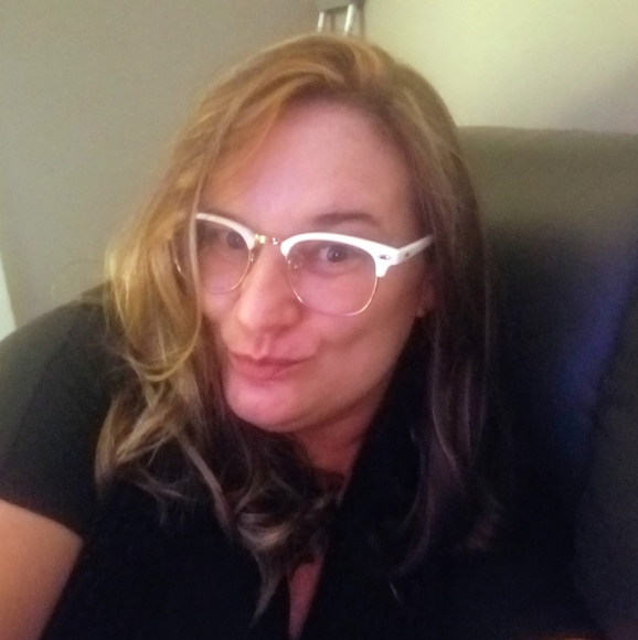 Profile Picture of Lisa Funderburk (@leesahhh01) on Poshmark
