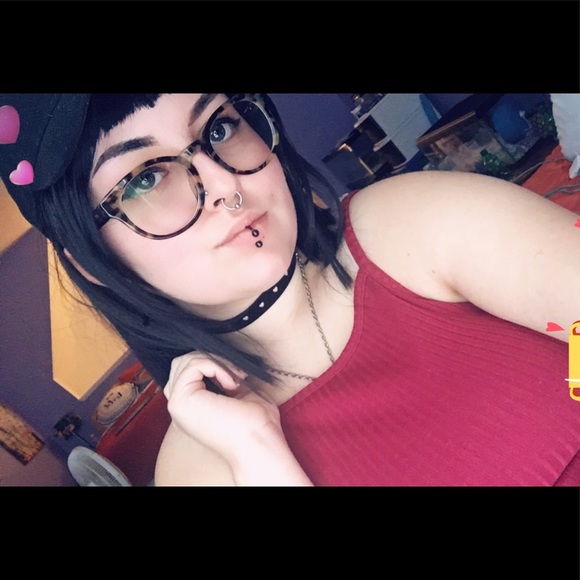 Profile Picture of Antimony Jones (@griffinscatnip) on Poshmark
