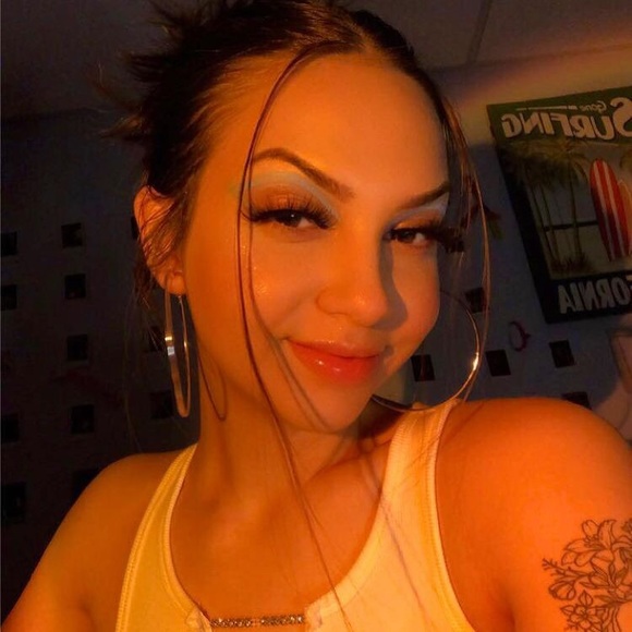 Profile Picture of Elise Call (@elisecall) on Poshmark