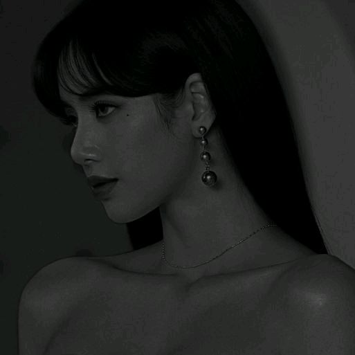 Profile Picture of Lisa Hot (@kim_youra7) on Tiktok