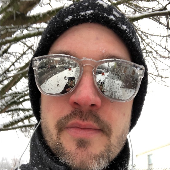 Profile Picture of Joshua Sterner (@jsterner876) on Poshmark
