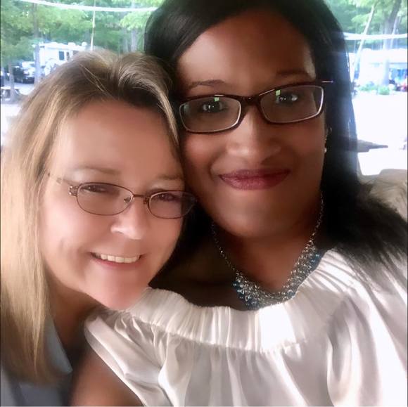 Profile Picture of Debra Freeman-belle (@freemanburns) on Poshmark