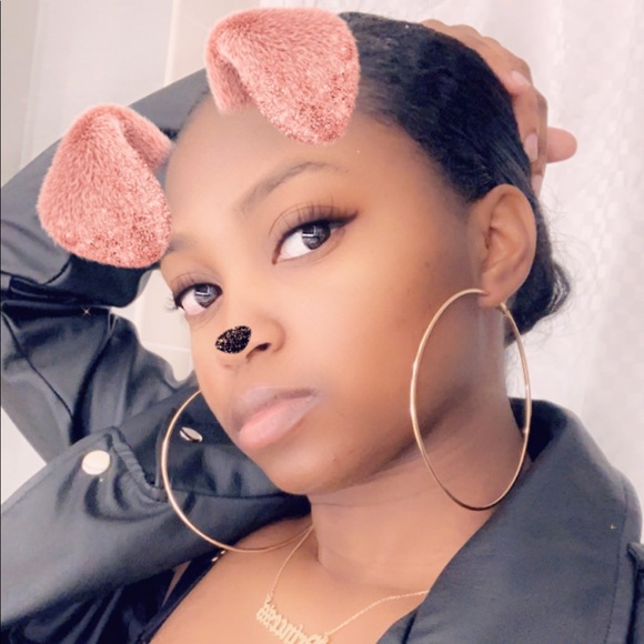 Profile Picture of Kimberly Dent (@kimmychoo691) on Poshmark