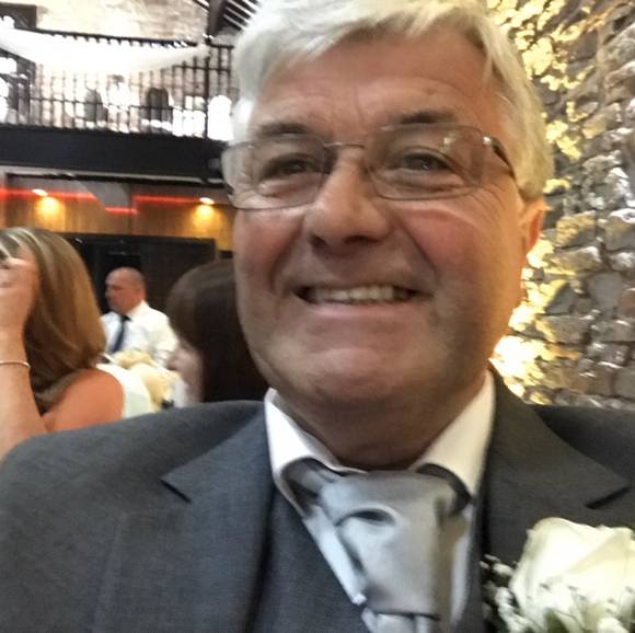 Profile Picture of Jon Mealor (@kitchenjon) on Poshmark