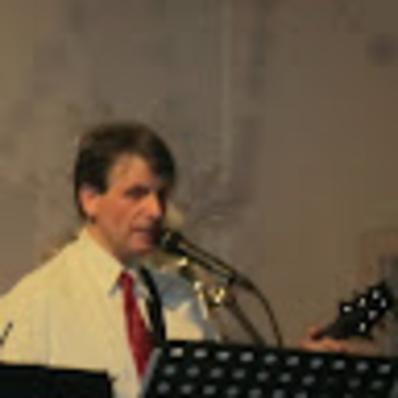 Profile Picture of Walter Kijanski (@walterkijanski) on Poshmark