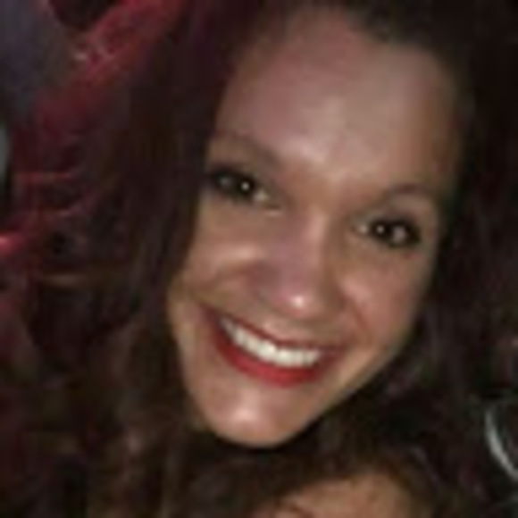 Profile Picture of Jessie Shelstad (@jessieshelstad) on Poshmark